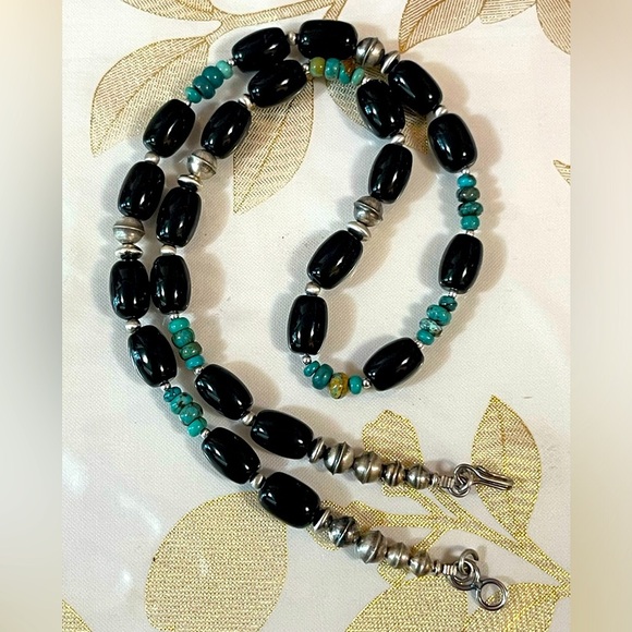 Jewelry - Sterling NAVAJO Pearl Black Onyx
Barrel Turquoise Beads Necklace VTG
Silver 19"